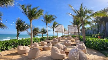 Plage privée, sable blanc, navette gratuite vers la plage