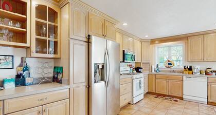 Two family dog friendly cottages: close to beach & town