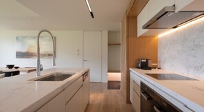 Fridge, microwave, stovetop, cookware/dishes/utensils