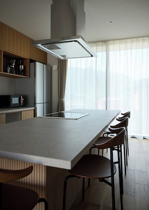 Fridge, microwave, stovetop, cookware/dishes/utensils