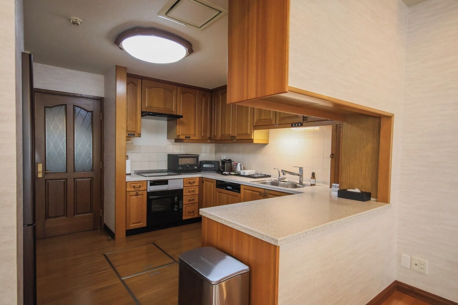 Fridge, microwave