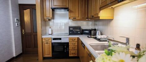 Réfrigérateur, micro-ondes