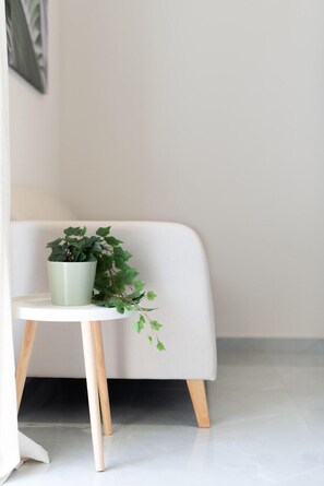 Interior - LIV - Prime Central Athens Studio S8-3C (Athens)