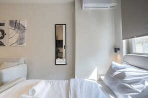 Iron/ironing board, free WiFi, bed sheets