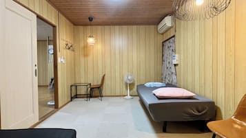 1 bedroom, internet, bed sheets