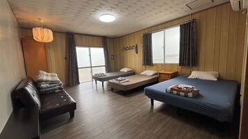 1 quarto, acesso à internet, roupa de cama