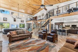Smart TV, fireplace, stereo, offices