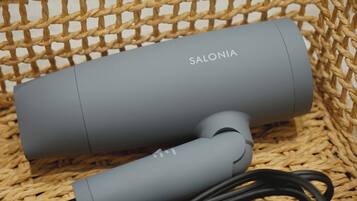 Hårføner og håndklær