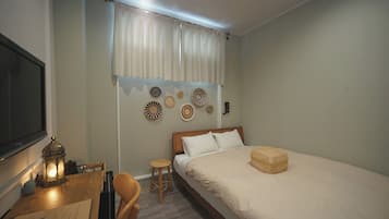 1 bedroom, desk, free WiFi, bed sheets
