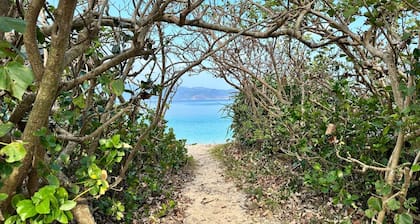 Amami Uttabaru 1 minute walk to Amami Blue Utta / Amami Kagoshima