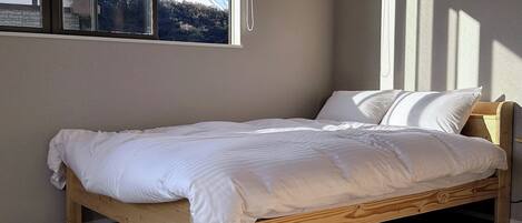 3 soverom, skrivebord og wi-fi (inkludert)