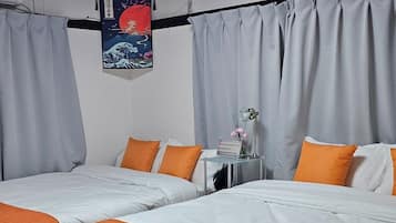 2 slaapkamers, een bureau, een strijkplank/strijkijzer, gratis wifi