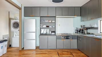 Fridge, microwave, stovetop, cookware/dishes/utensils