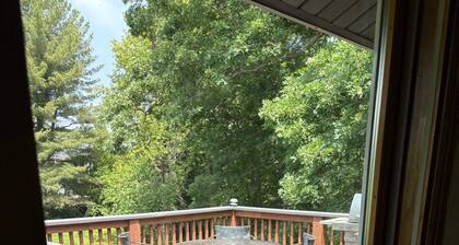 Prime Location! 2BR-2 Acre Retreat Minutes from Downtown Galena & Attractions