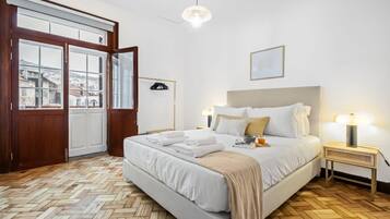 1 habitación, tabla de planchar con plancha, wifi gratis y ropa de cama