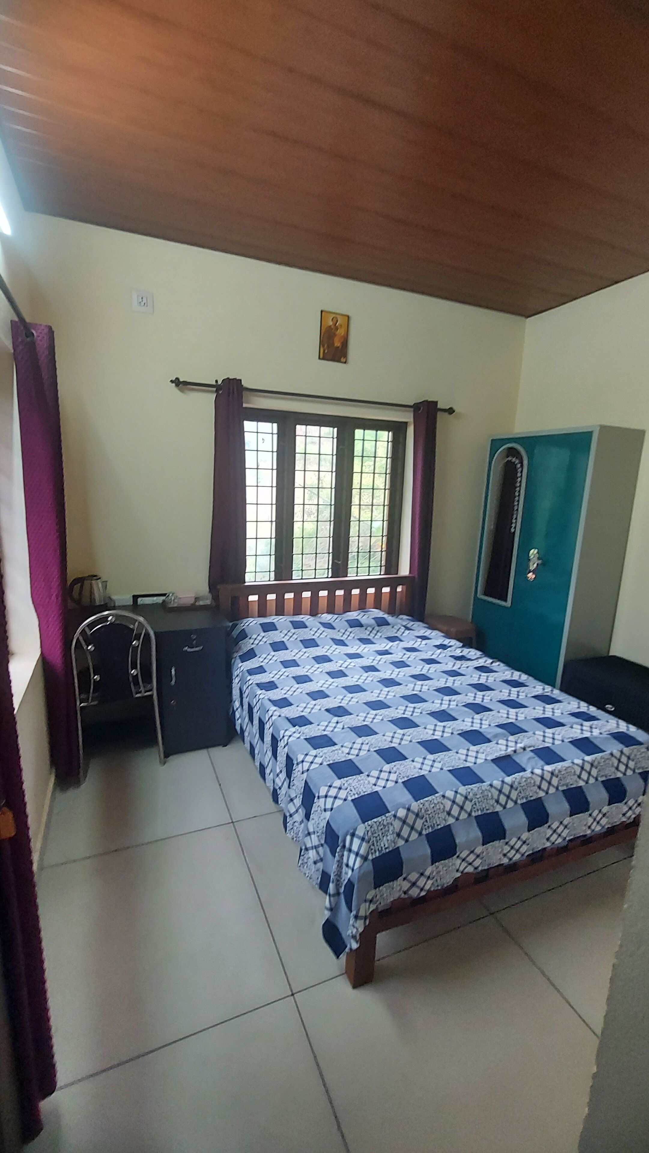 4 dormitorios, tabla de planchar con plancha, wifi y ropa de cama