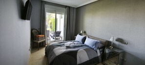 2 chambres, fer et planche à repasser, accès Internet, draps fournis