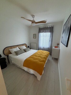 3 chambres, fer et planche à repasser, Wi-Fi, literie fournie