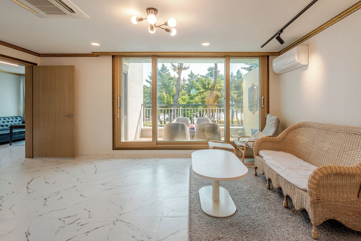 Basic Room, 1 Bedroom (Pine Breeze (Ocean View / BBQ))