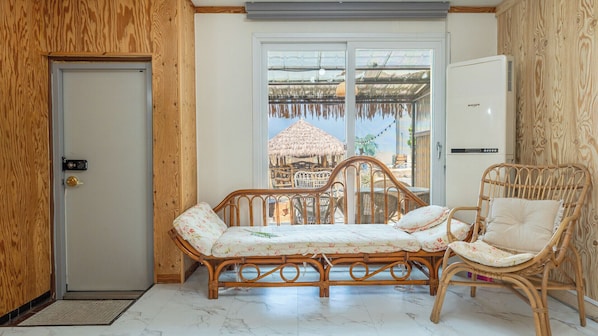 Basic Room, 2 Bedrooms (Noeul (BBQ)) | 1 bedroom, free WiFi - Gangneung Aladdin Pension (Gangneung)