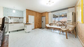 Basic Room, 2 Bedrooms (Ocean (Ocean View / BBQ)) | 2 bedrooms, free WiFi - Gangneung Aladdin Surfing Pension (Gangneung)