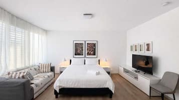 2 bedrooms, desk, iron/ironing board, WiFi