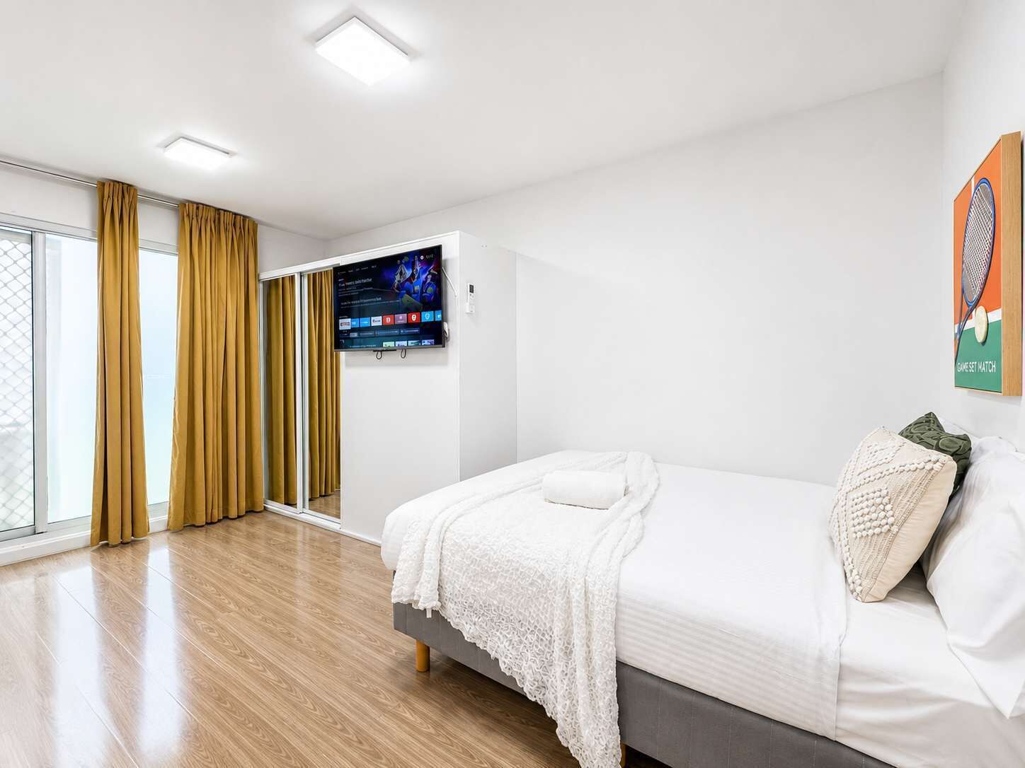 1 bedroom, desk, iron/ironing board, WiFi
