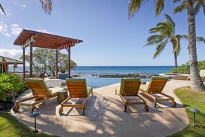 Unclassified image, 4 of 76, button