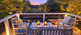 The Cozy Cove at Cedar Creek Lake: Kayaks, Dock, Kids & Dog Friendly!