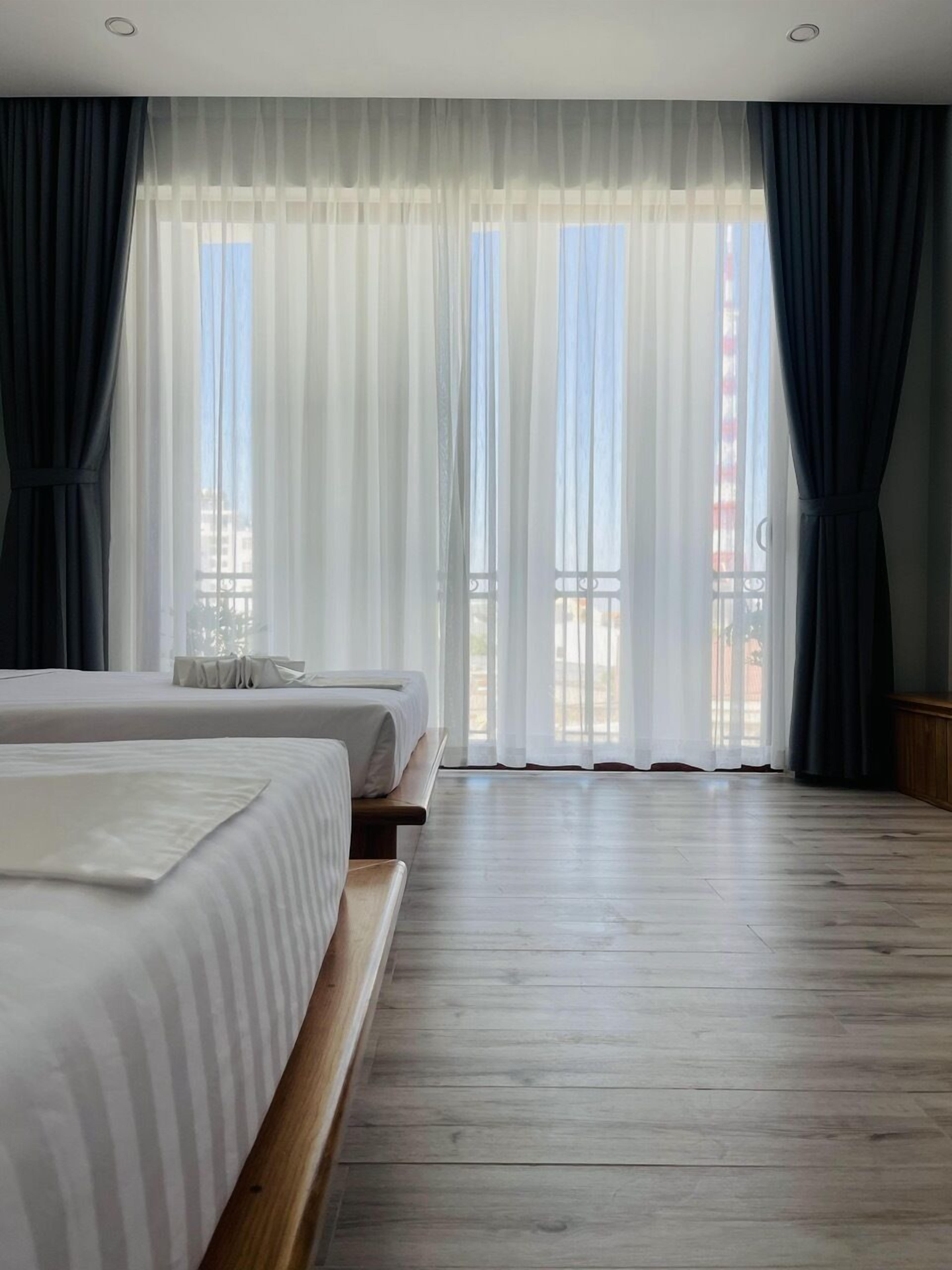 Familie vierpersoonskamer | Een bureau, gratis wifi