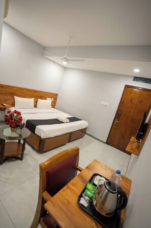 Deluxe Double or Twin Room - Hotel Vaishnavi Classic  (Hyderabad)