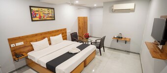 Hotel Vaishnavi Classic 