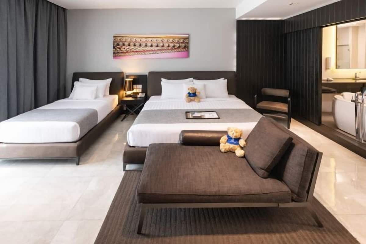 In-room safe, blackout curtains, soundproofing