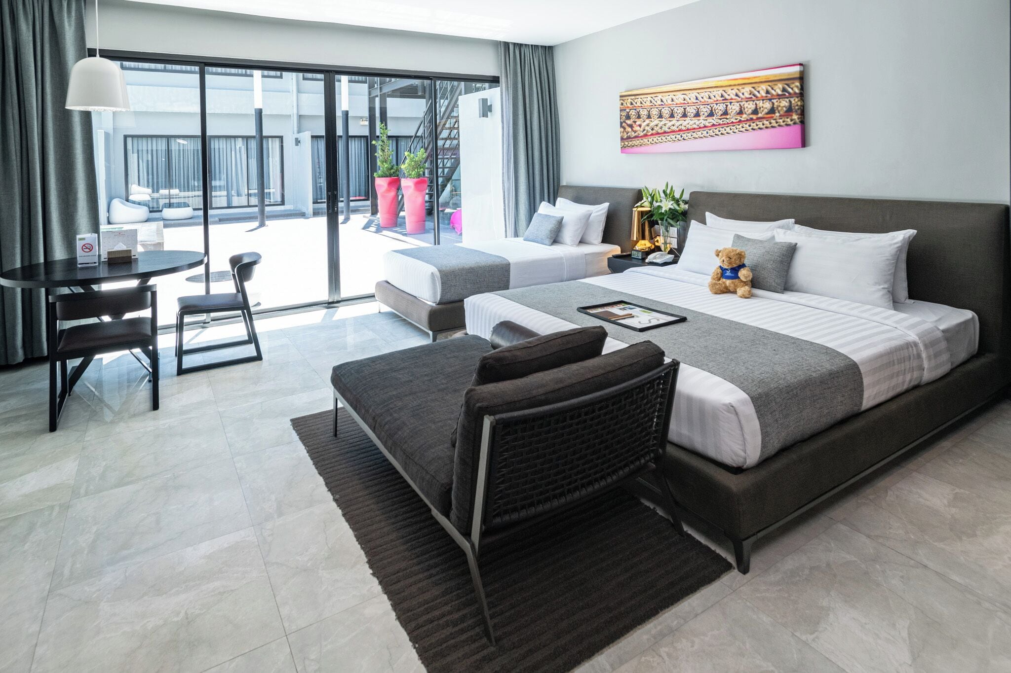 Pool Access | ตู้นิรภัยในห้องพัก, ผ้าม่านกันแสง, ห้องเก็บเสียง, เตารีด/โต๊ะรีดผ้า