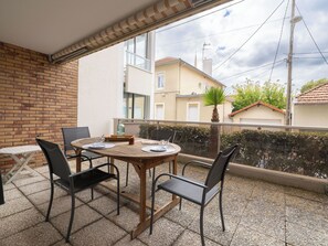 Outdoor dining - Plein Soleil by Interhome (Arcachon)