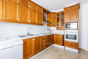 Fridge, microwave, oven, dishwasher - A&N Marisol (Torre del Mar)