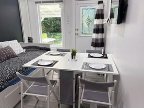 1 bedroom, iron/ironing board, WiFi, bed sheets - Private Suite • Kitchen • Work & Sleep Zones • Near YVR & Ferries (Richmond)