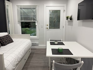 1 chambre, fer et planche à repasser, Wi-Fi, literie fournie