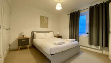 4 bedrooms, iron/ironing board, free WiFi, bed sheets