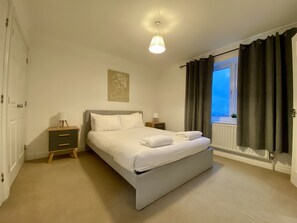 4 bedrooms, iron/ironing board, free WiFi, bed sheets