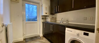 Ascot Four Bedroom House With Garden