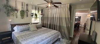 Peace in the Holler- 10 mins from downtown/Kings River