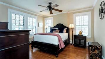 3 habitaciones, tabla de planchar con plancha, cuna de viaje y wifi