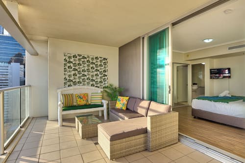 Design Apartment, 2 Bedrooms, Balcony, River View | Terrace/patio