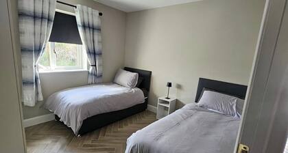 Collooney - House - Sleeps 6 - Parking