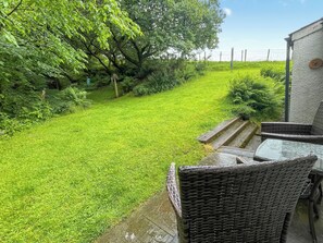 Outdoor dining - 1 bedroom accommodation in Girvan (Girvan)