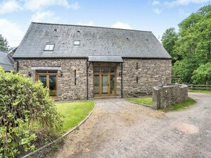 Exterior - 4 bedroom accommodation in Cwmdu, near Crickhowell (Cwmdu, near Crickhowell)