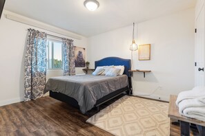 2 bedrooms, iron/ironing board, WiFi, bed sheets - Lead Lower Duplex - 2BR/1BA (Lead)