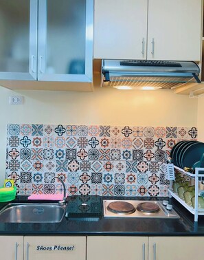 Fridge, microwave, stovetop, toaster