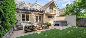 Hot Tub | Luxury | Patio | Fire Pit | Downtown